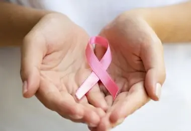 Outubro Rosa: médica fala sobre o combate ao câncer de mama