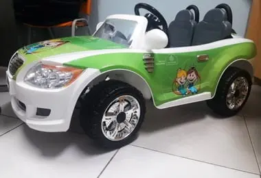 Humanização: Carro elétrico infantil diverte garotada no Hospital Santa Izabel
