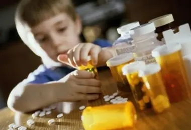 Saiu na Mídia: Remédio não é coisa de criança! Pediatras alertam pais como evitar situações de perigo