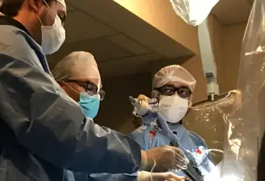 HSI realiza primeiro procedimento para implante minimamente invasivo que trata pacientes com insuficiência mitral