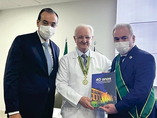 Professor Doutor Gilson Soares Feitosa foi condecorado com a maior honraria dedicada à categoria médica no Brasil